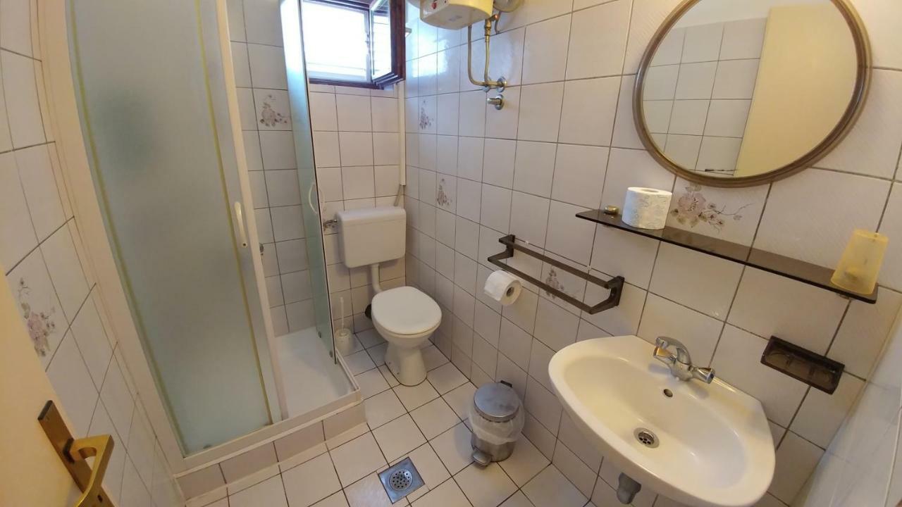 Apartments Dora Banjol Luaran gambar