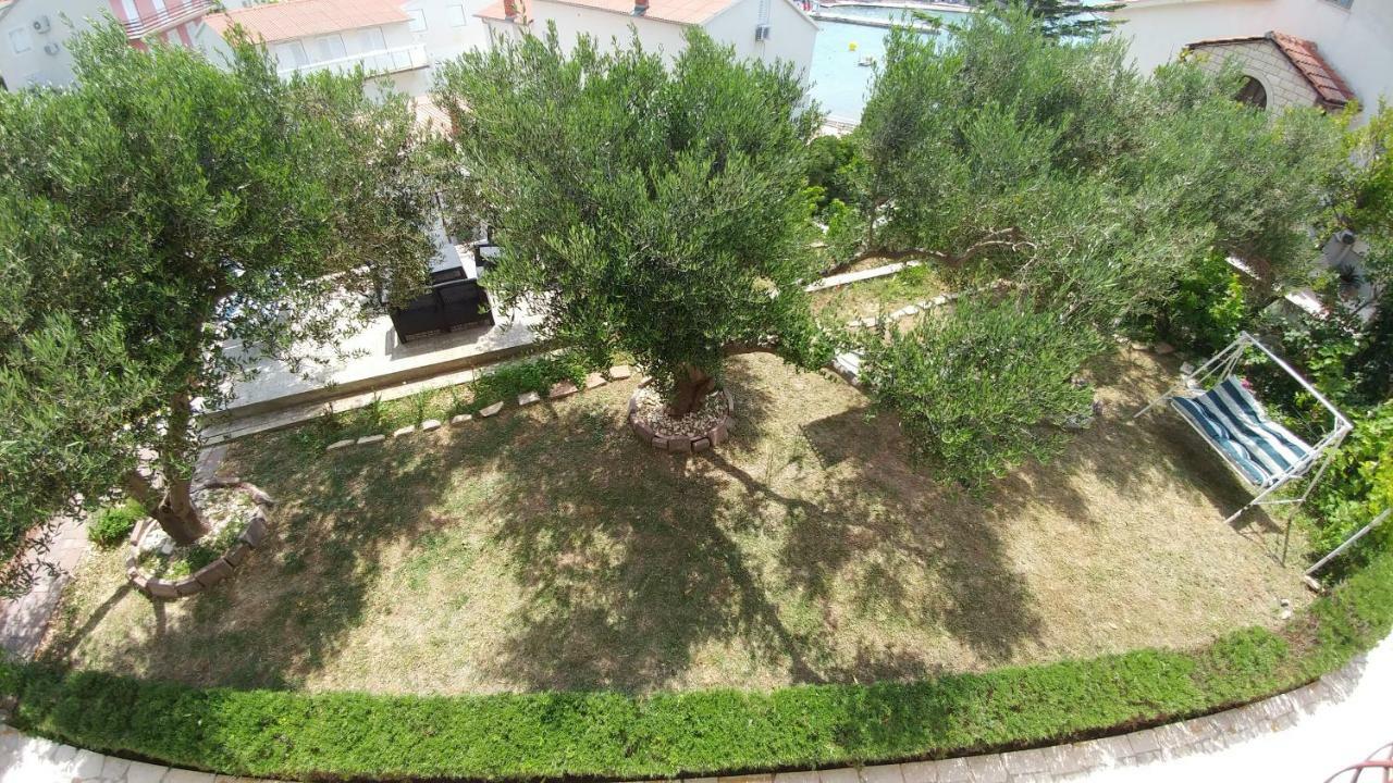 Apartments Dora Banjol Luaran gambar