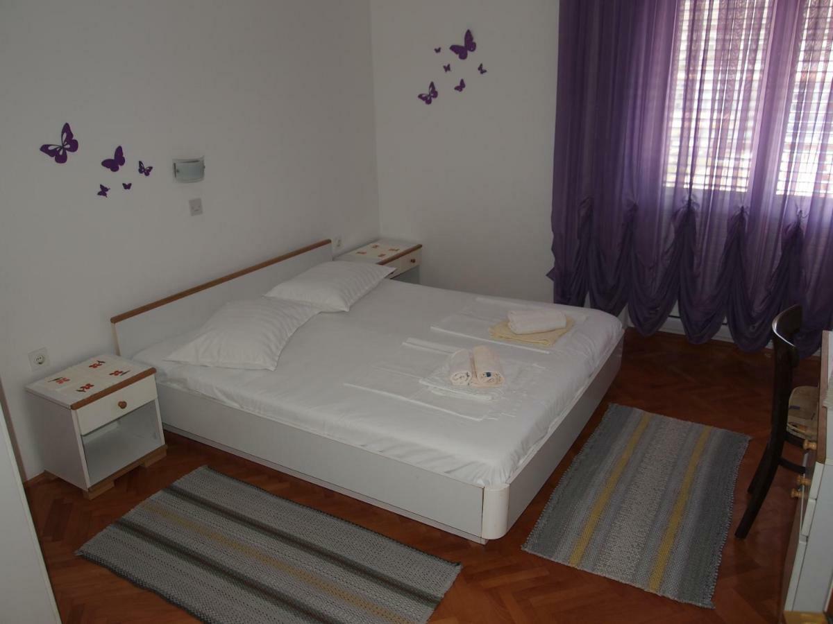 Apartments Dora Banjol Luaran gambar